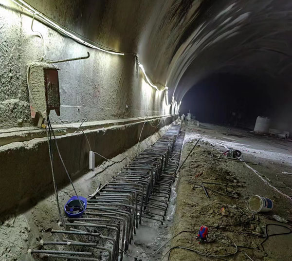 高铁隧道工程植筋加固施工